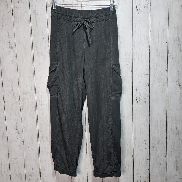 Lululemon Women's Move Lightly Tencel Cargo Pants Cropped 25" Evergreen Size 4. - Picture 4 of 10